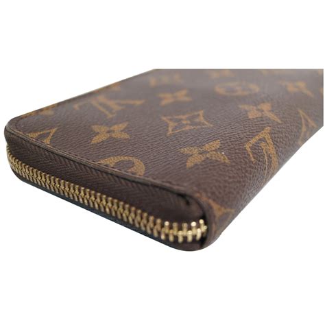 Louis Vuitton zippy organizer